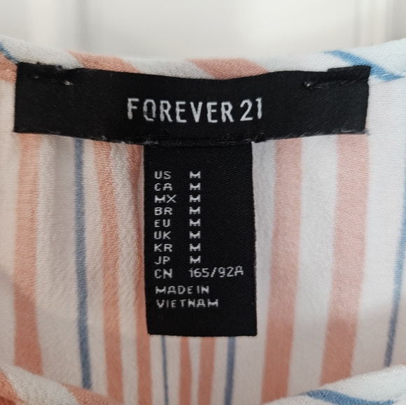 Forever21 top size Medium.        A - Picture 4 of 8